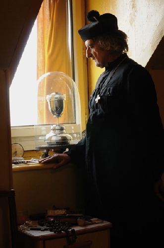Les tribulations d'un curé de campagne, Raymond - 2008